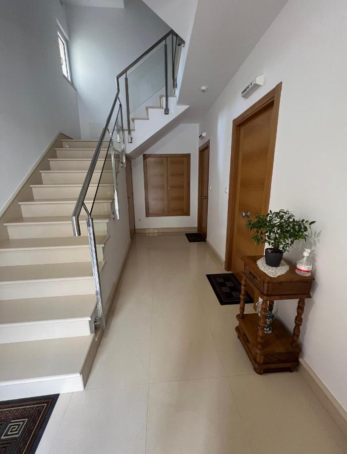 Apartamentos Maria De Lucia - Piso A Arou Exterior photo